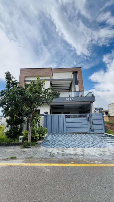 8 Marla Brand New House Available For Sale.