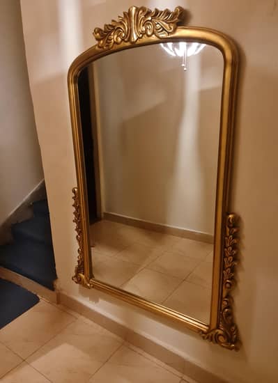 Decorative wall mirror