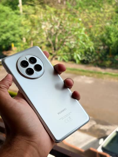 HUAWEI MATE 50 ( EXCHANGE POSSIBLE )