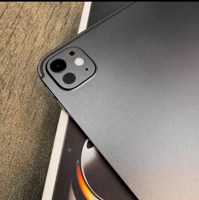 Apple ipad Pro M5 (Wifi+Cellular) in 11 months warranty