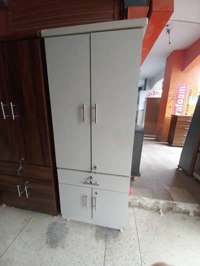Wardrobe size 2.5x6 ft depth 14 inch