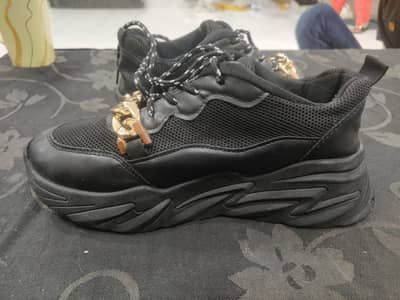 only two time used shoes a one condition 10/10