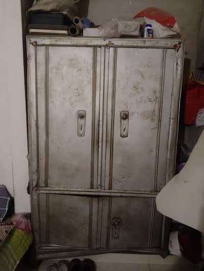 wardrobe