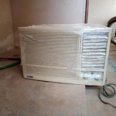 window AC 1 ton