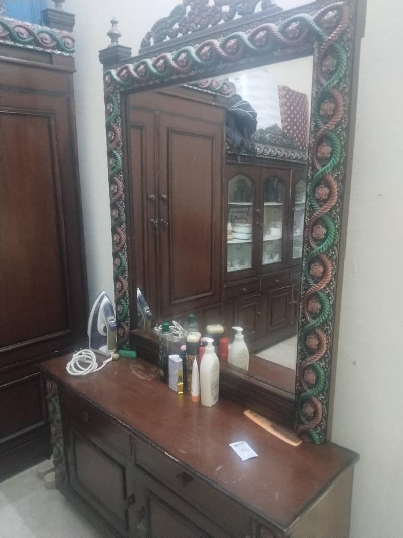 Dressing Table 0
