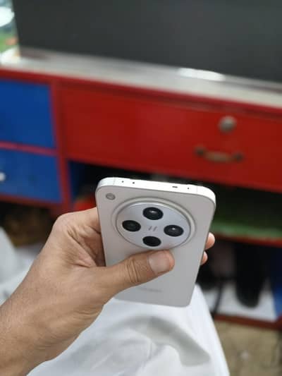 Oppo Find x8 16/256 . . . pta approve . . . dimencity 9400 . . . pubg 120fps . .