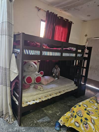 Bunk bed in good condition used only for 6 months without mattress