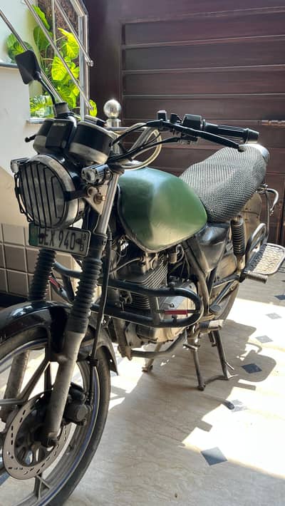 Suzuki GS 150 SE