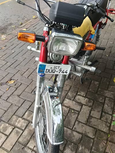 10/10 bike ki condition Hy serus log rabta kren