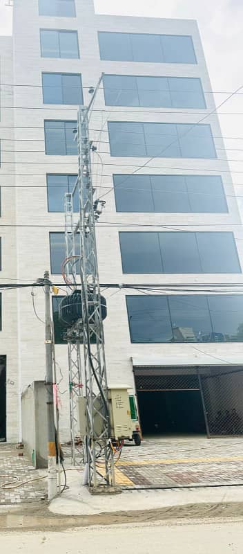 1 KANAL COMMERCIAL PAID BUILDING G PLUS 6 FLOOR NEAR CANAL FOR RENT