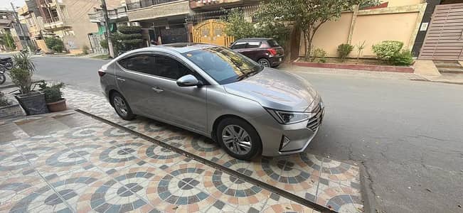 Hyundai Elantra 2001