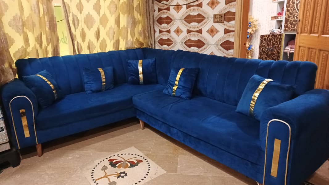 L Shape sofa set with table 0