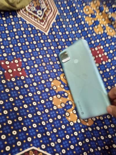 realme C21 4 gb ram 64 gb storage