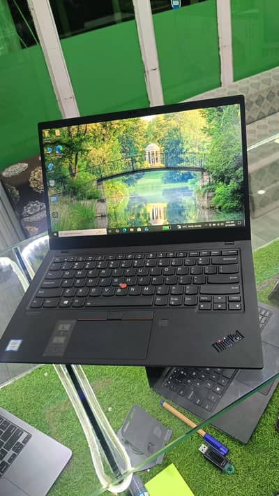 Lenovo X1 Carbon i7#8th Gen. . 8GB//256ssd. . FHD IPS. . BL Keyboard. . . Fingr