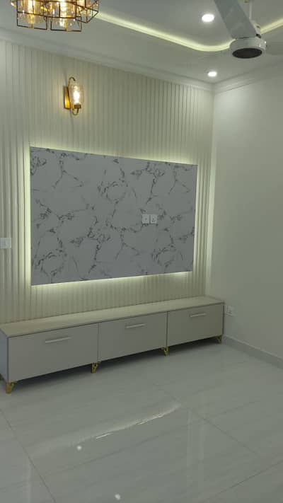 5 marla facing park house available for sale