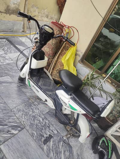 YJ future electric scooter for sale