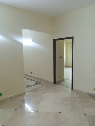 3 BAD APARTMENT AVAILABL FOR RENT IN E 11 ONLY FAMLY