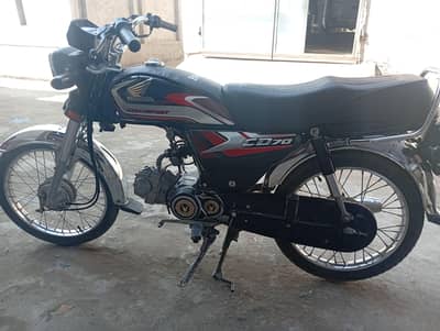  ہونڈا CD 70 70cc کم پیٹرول خرچ والی مضبوط موٹر سائیکل