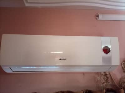 gree a. c 1 ton non inverter good condishion