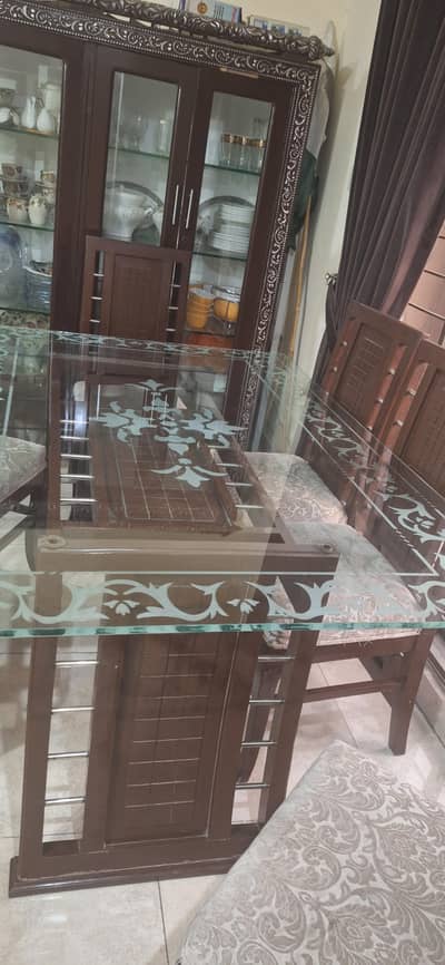 6 Chairs Dining Table Set with Glass Top – Excellent Condition