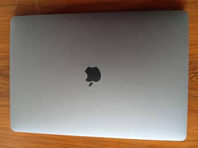MacBook Pro 2019 16 " | i9 Processor | 16 GB RAM | 512 GB SSD |4GB