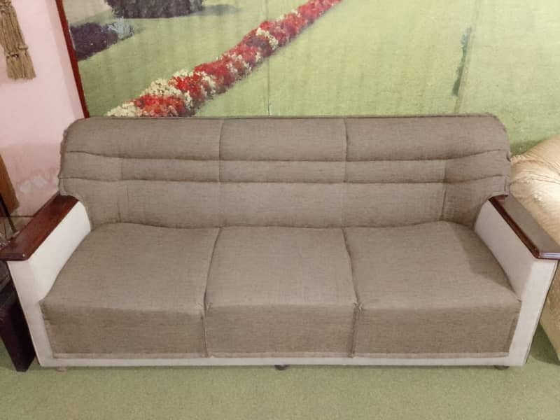 2 Sofa Sets and a Dining Table 0