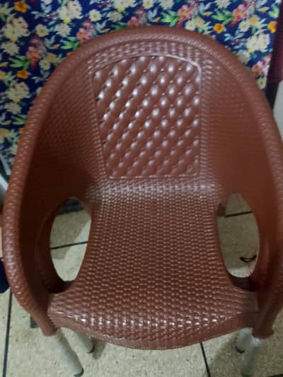 urgent sale 1 chair 1000 3 chairs 3000 haa