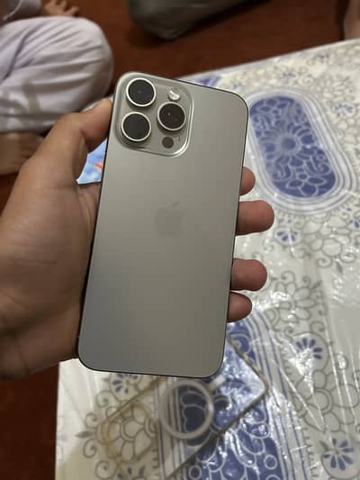 Iphon 15 Pm jv 256 GB BH 93 water pack 10/10 sarf front camera ki dot