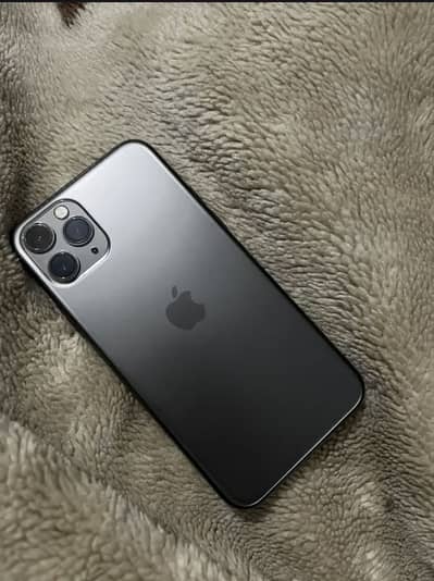 Iphone 11 pro 64 gb battery 64%10/10 scratchless phone factory unlock