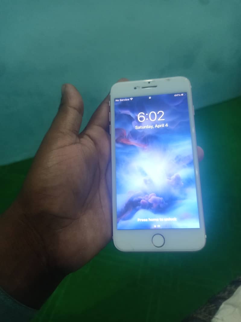 Apple iPhone 7 Plus 0