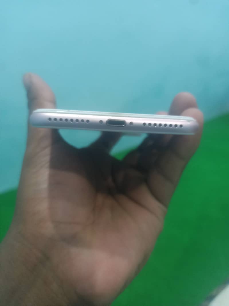 Apple iPhone 7 Plus 2