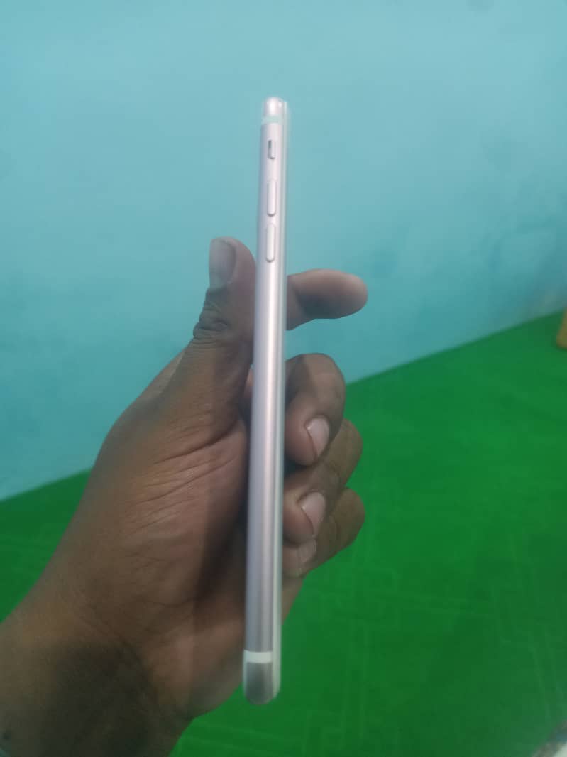 Apple iPhone 7 Plus 3