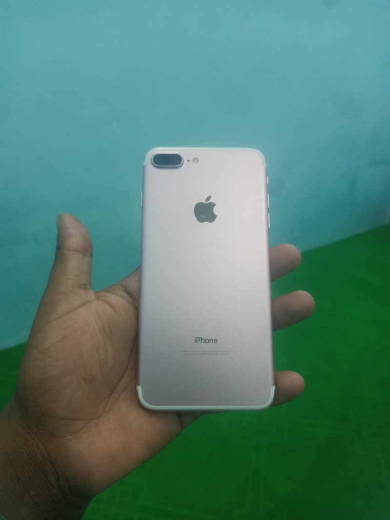 Apple iPhone 7 Plus 5