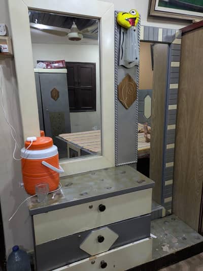 Completel luxury wooden Bedroom set. . (Excellent Condition)