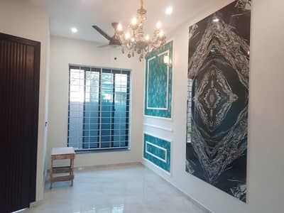 3 MARLA BRAND NEW BEAUTOFUL HOUSE IN ALI BLOCK