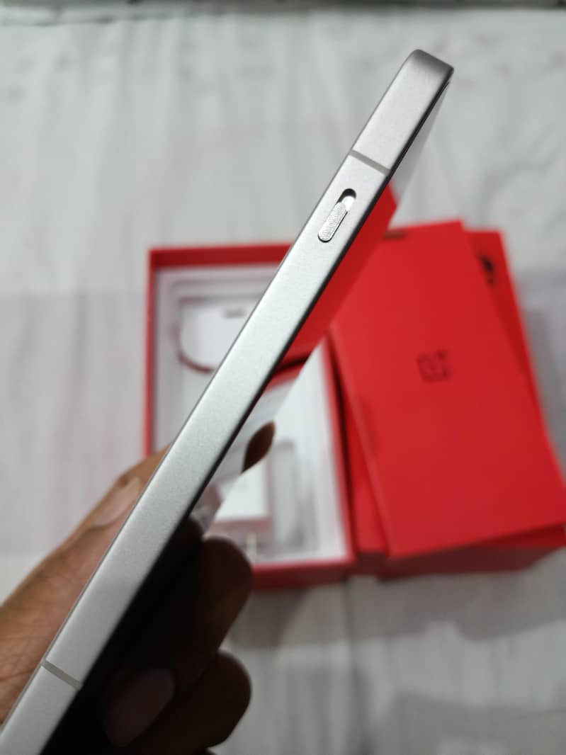 OnePlus Ace 5 6