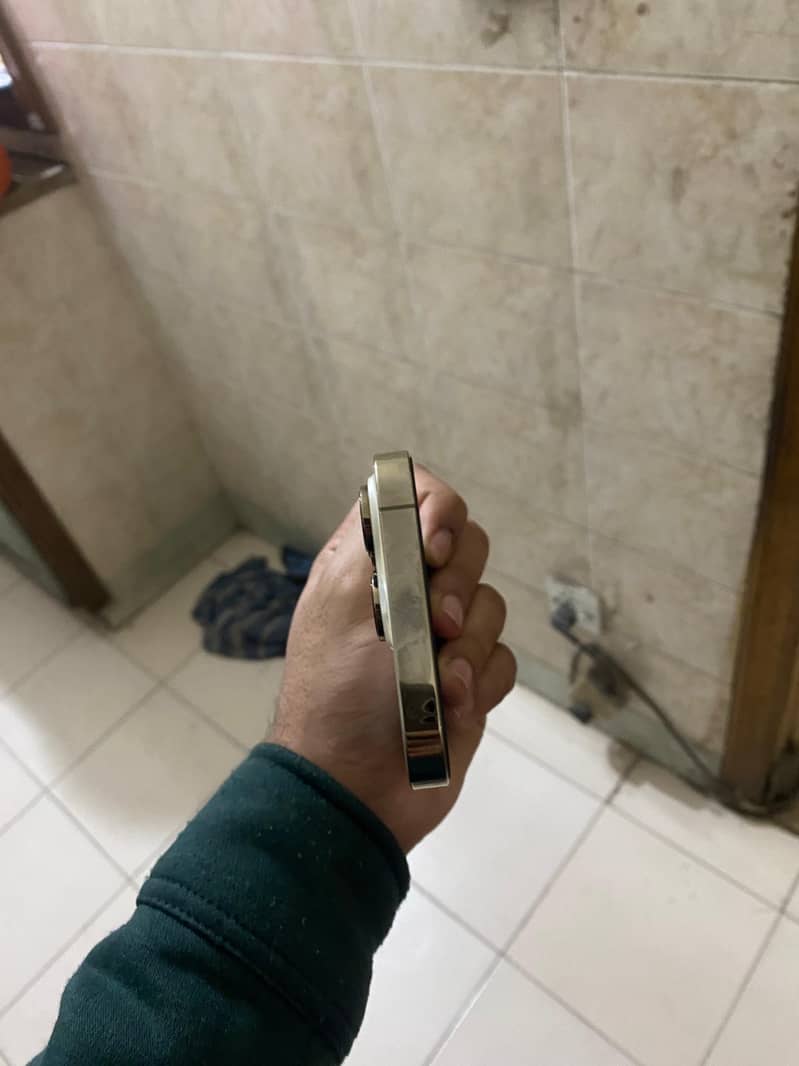 iPhone 14 Pro 1