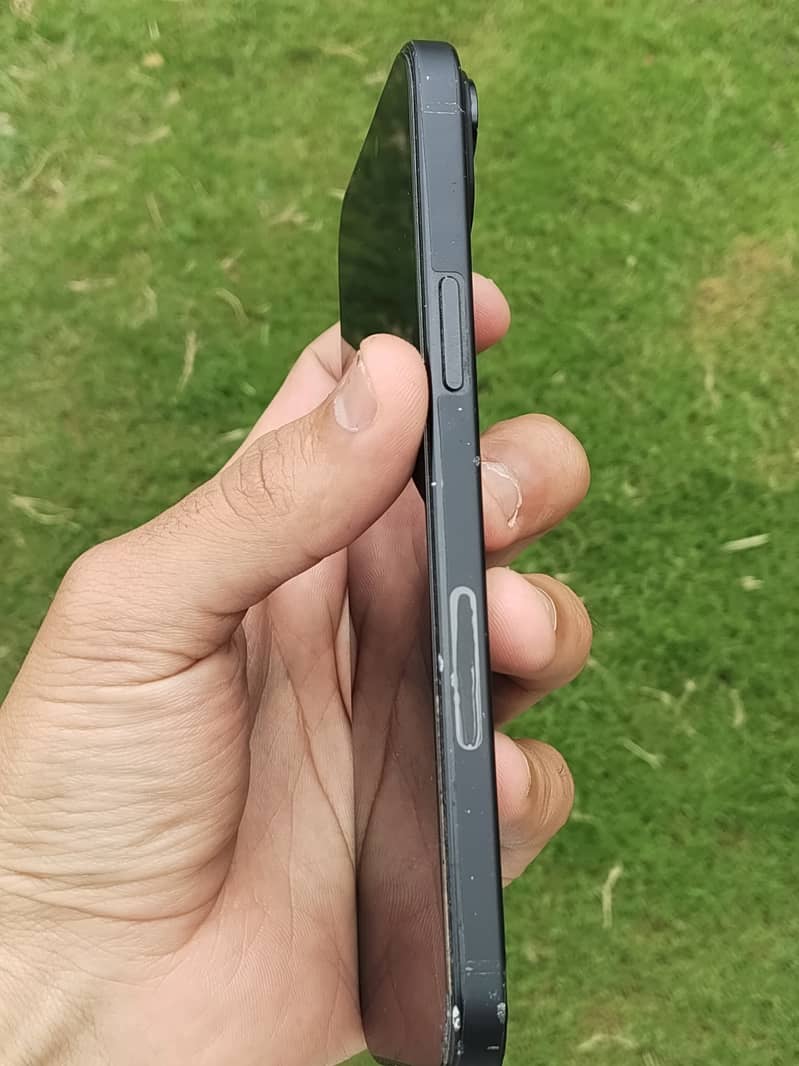 Apple iPhone 15 plus 4