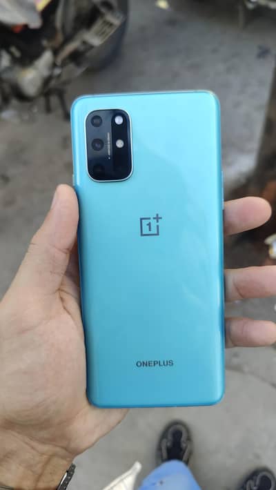 one plus 8t 12 256 box charger 10.95 condition waterpaik no opan repai