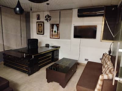 1 KANAL BRAND NEW FULLY FURNISHED UPPER PORTION AVALIABLE FOR RENT ALL FACILITIES AVALIABLE E. T. C