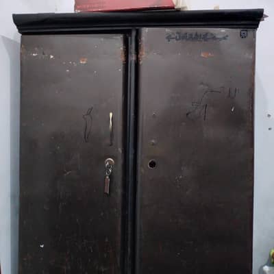safe almari for sale 15000
