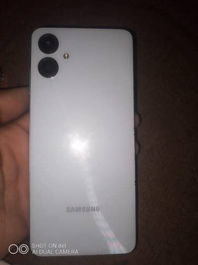 RAM 4 storage 64  10/10 CONDITION  box and charger with h new