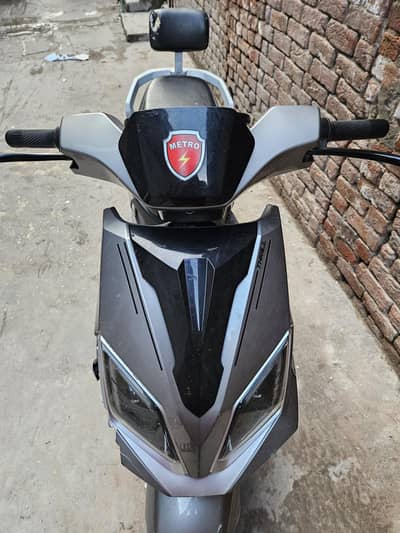 Metro electric Scooty thrill Pro