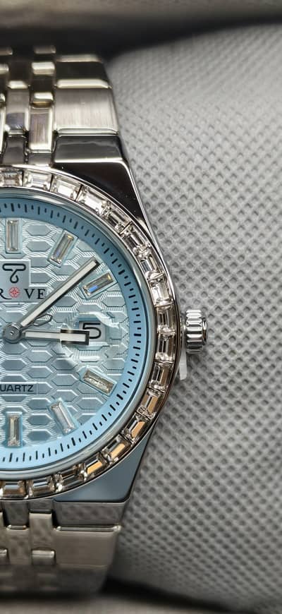 The Trove Quartz "Honeycomb" Edition