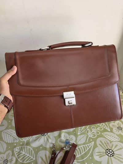 HUB Original Leather Bag (Model OB0013-005) – Brand New