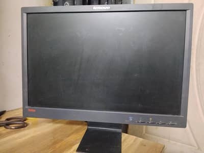 LENOVO 19inch LED FOR SALE IN GOOD CONDITION NO ANY ISSUE NO ANY LINE