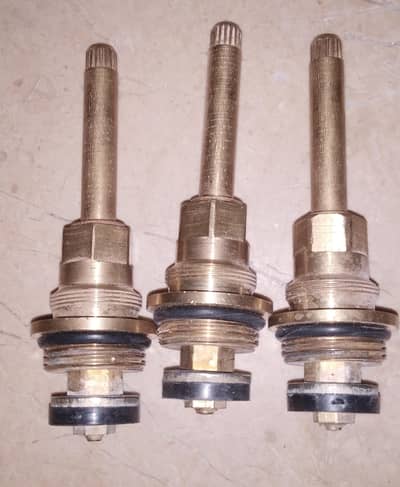 New IIL 3 Concealed Wall Spendels Urgent Sell