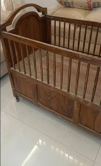 BABY COT HEAVY WOOD