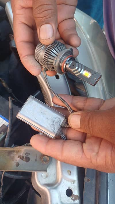 LIGHT IS FOR SALE. 03013822276 watsapp number