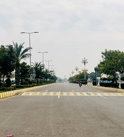 5 Marla Plot For Sale In Dream Gardens Lahore Prime Location.